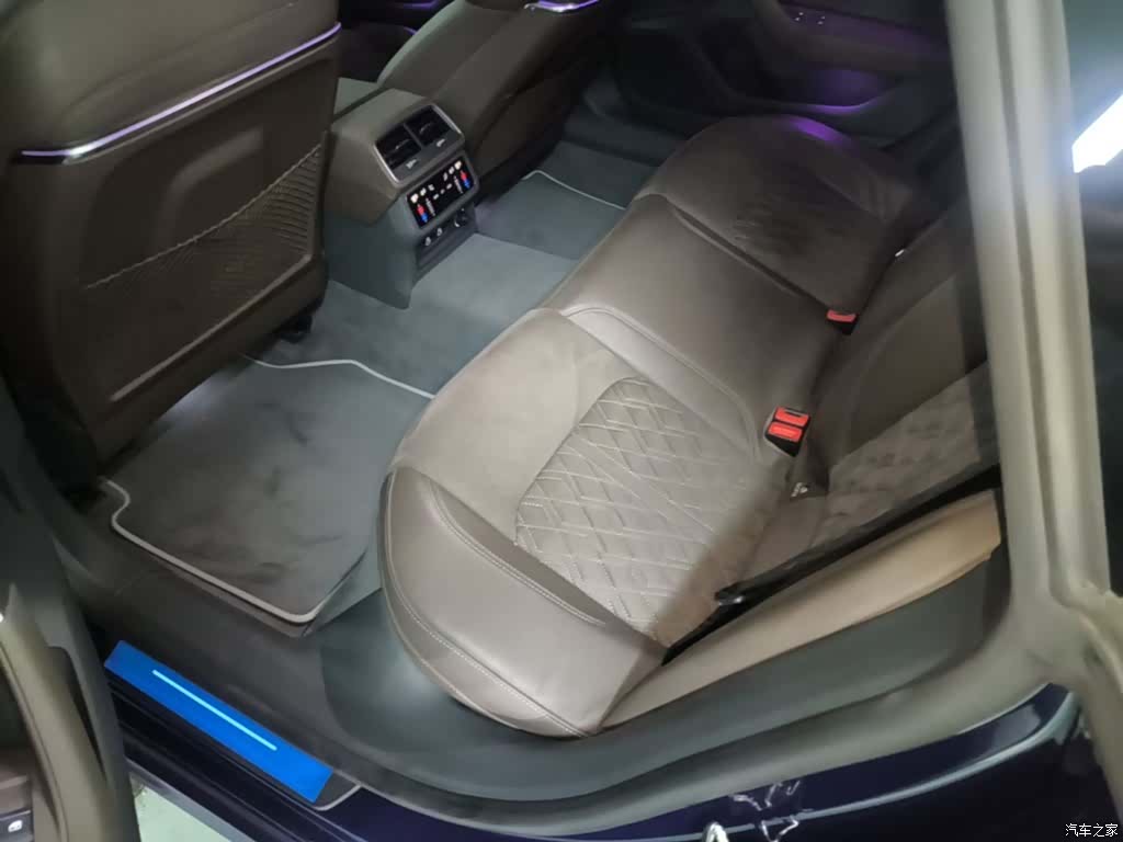 Audi A7L, 2022 17