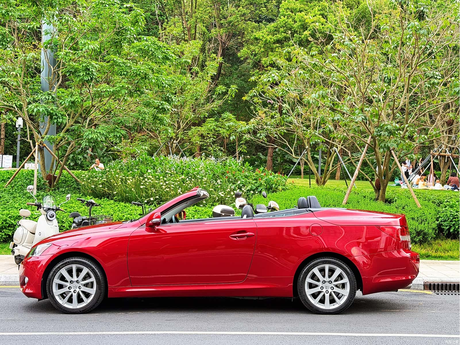 Lexus IS, 2011 4