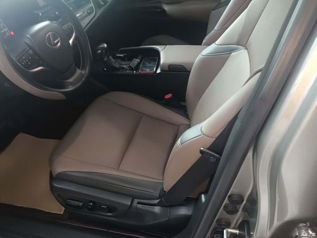 Lexus ES, 2022 15
