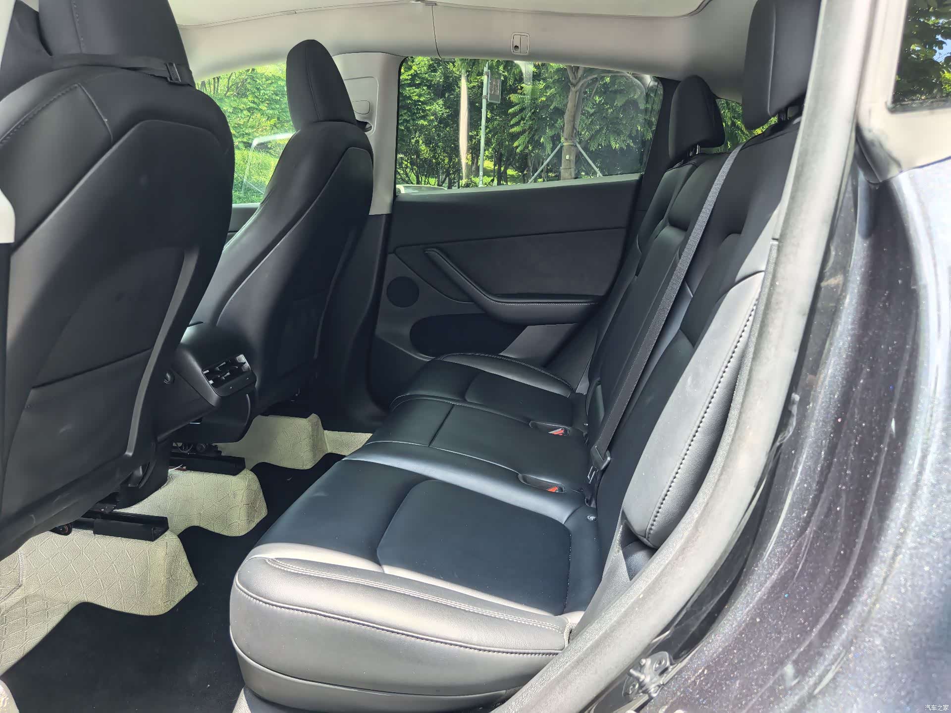 Tesla Model Y, 2024 все фото