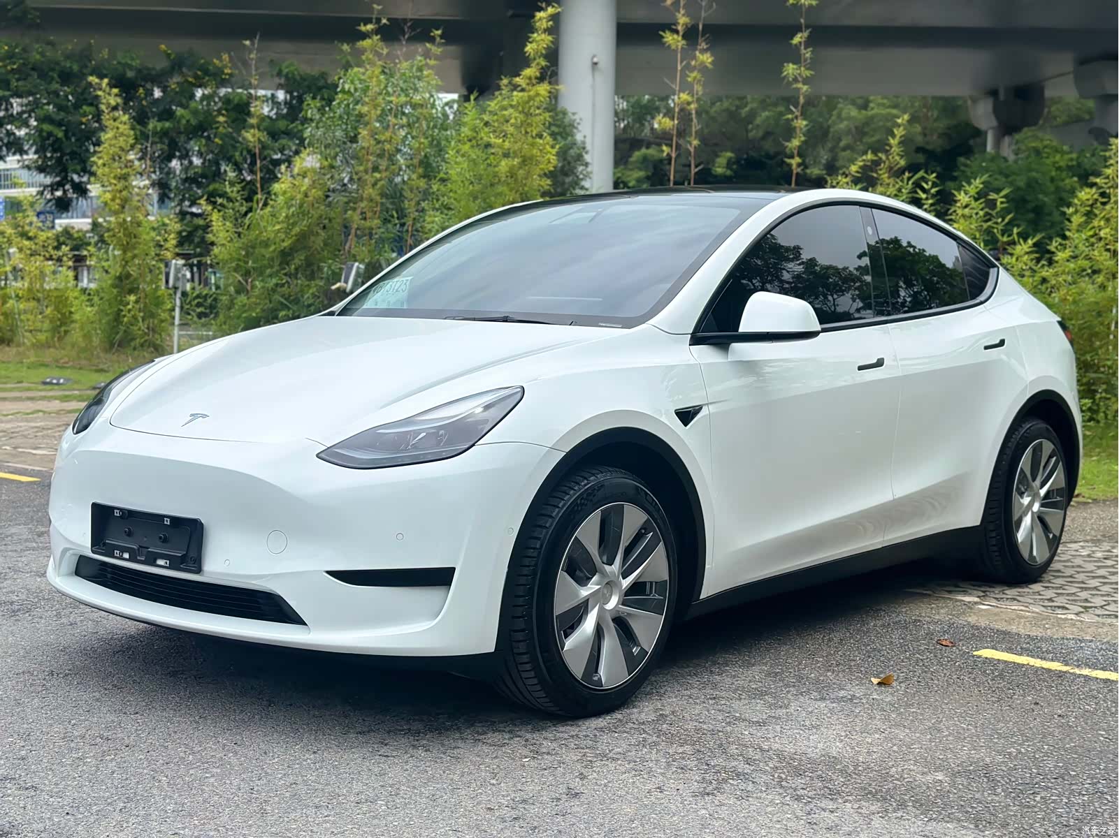 Tesla Model Y, 2022 1