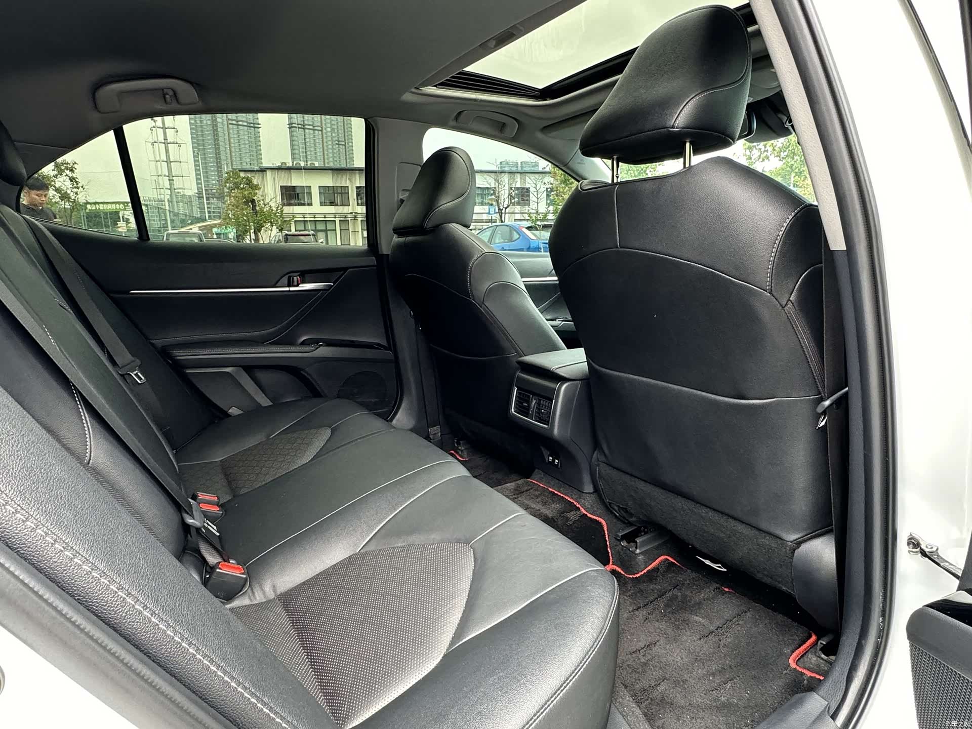 Toyota Camry, 2022 11