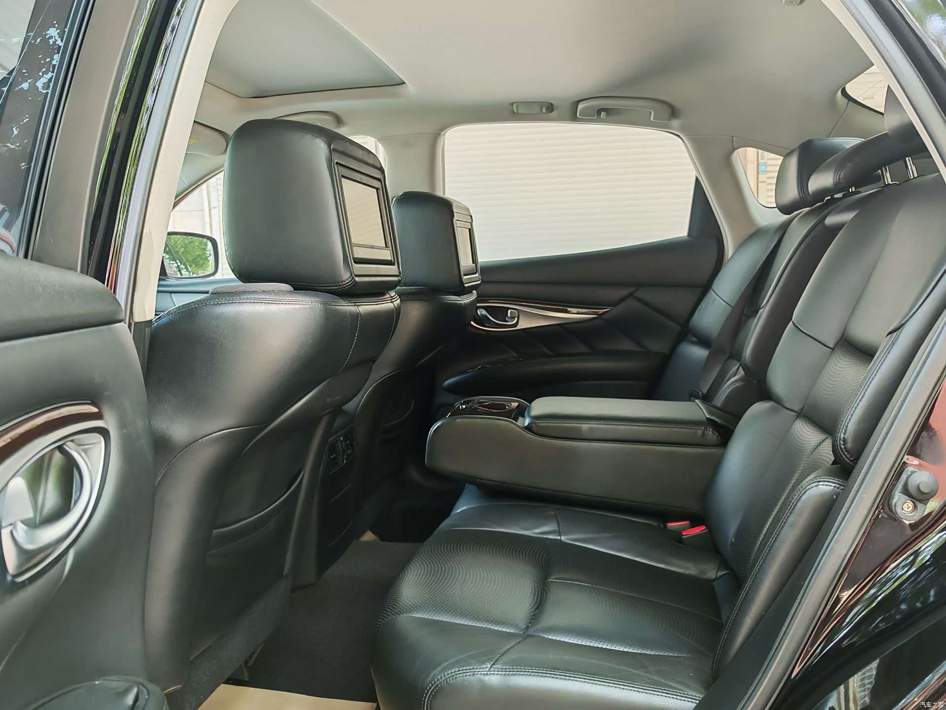 Infiniti M37, 2012 12