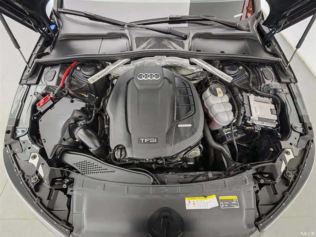 Audi A4L, 2019 6