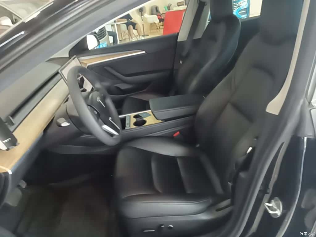 Tesla Model 3, 2022 15