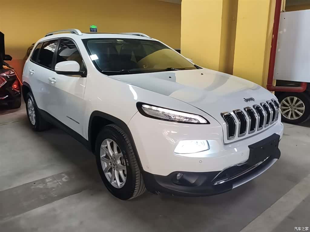 Jeep Cherokee, 2016 4