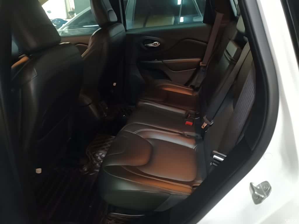 Jeep Cherokee, 2016 17
