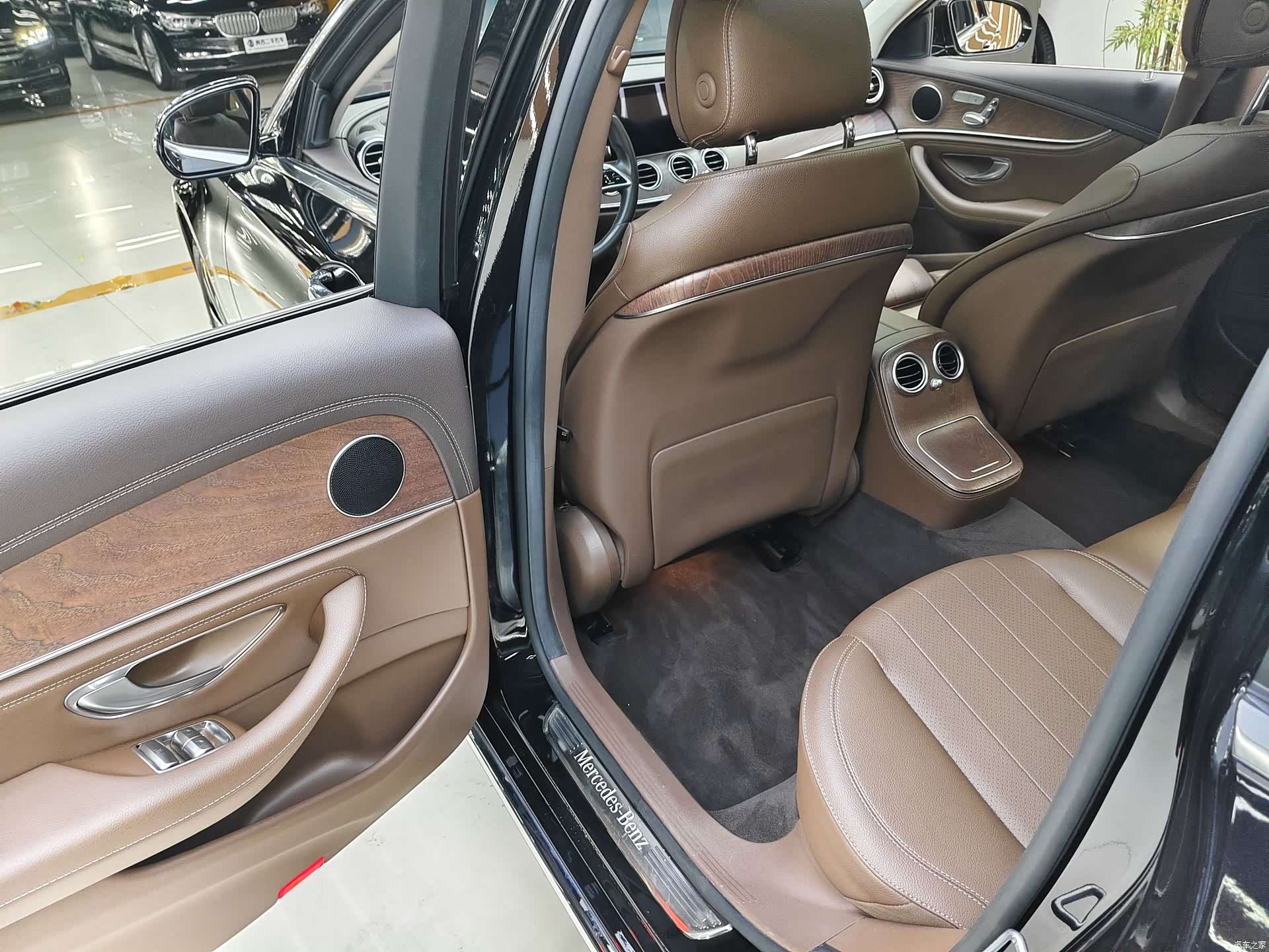Mercedes-Benz E-Class, 2022 16