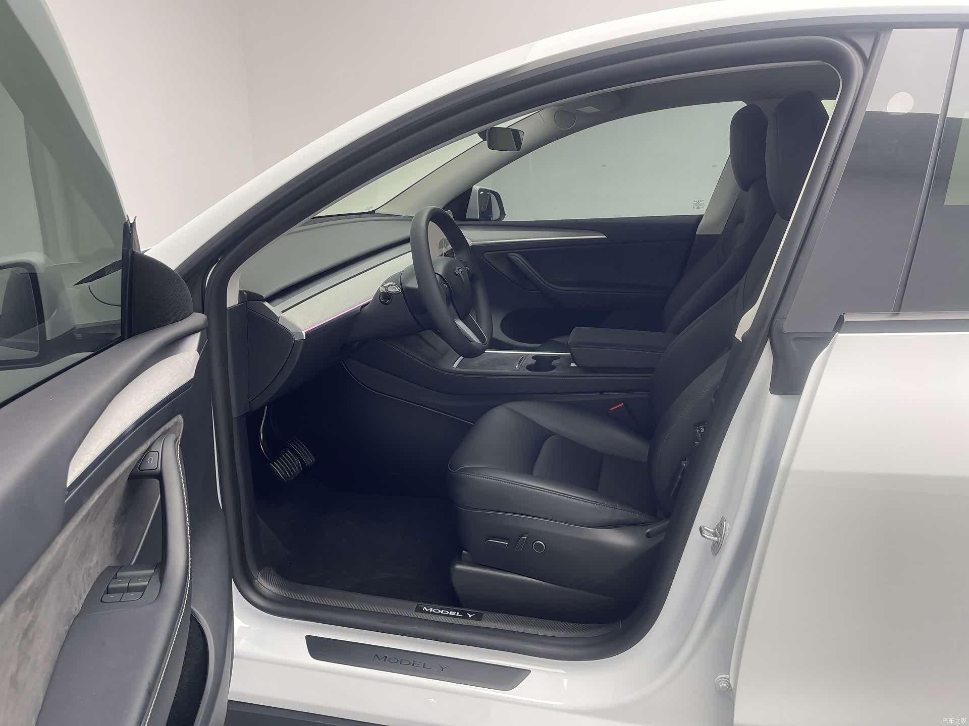 Tesla Model Y, 2024 12