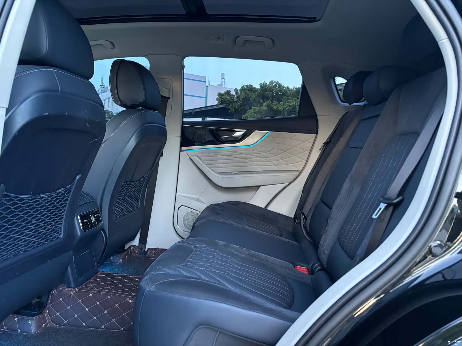 Hongqi HS5, 2022 12