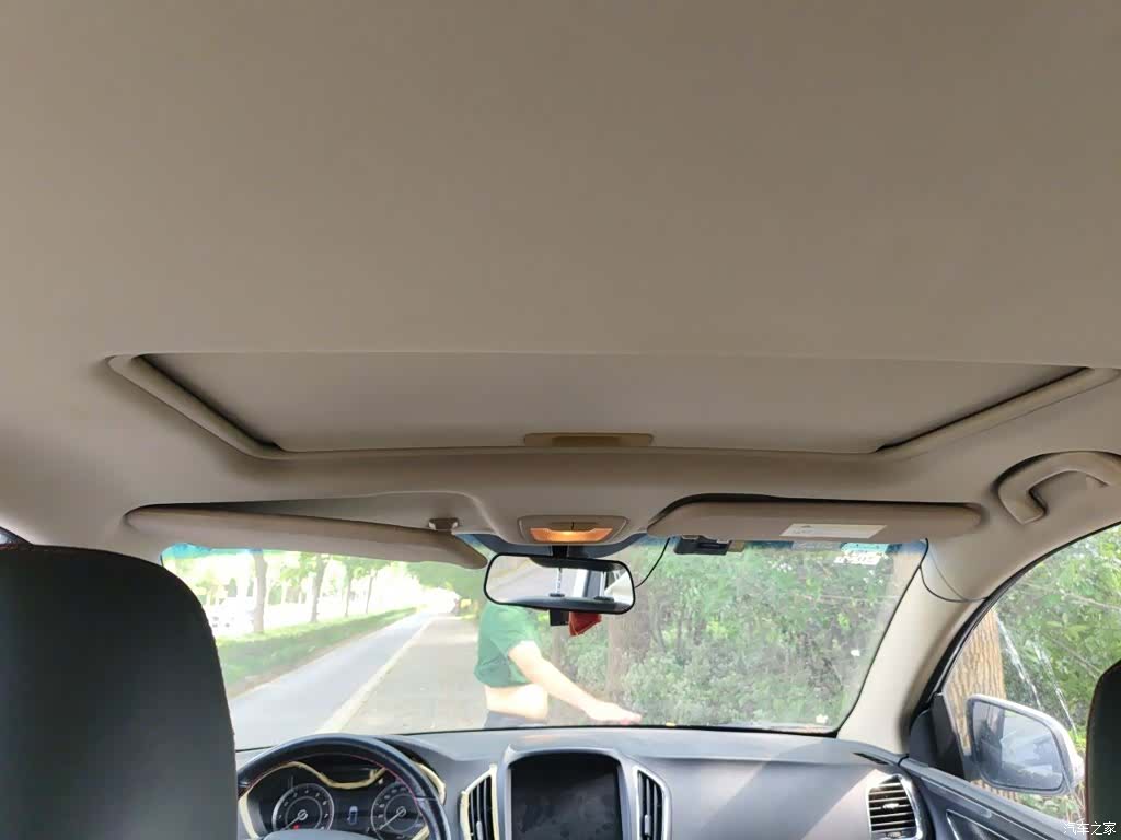Wuling 560, 2017 9