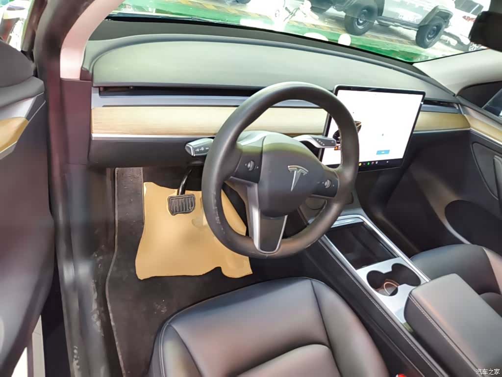 Tesla Model Y, 2022 10
