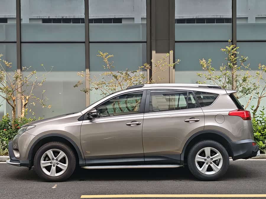 Toyota RAV4 2014, фото 4