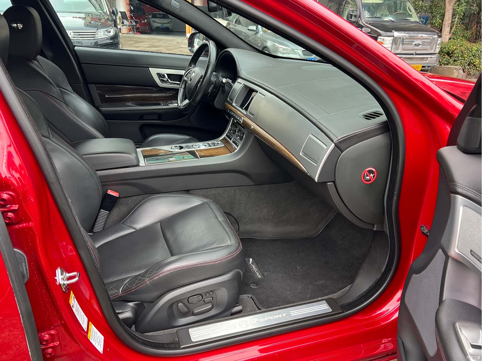 Jaguar XF, 2015 14