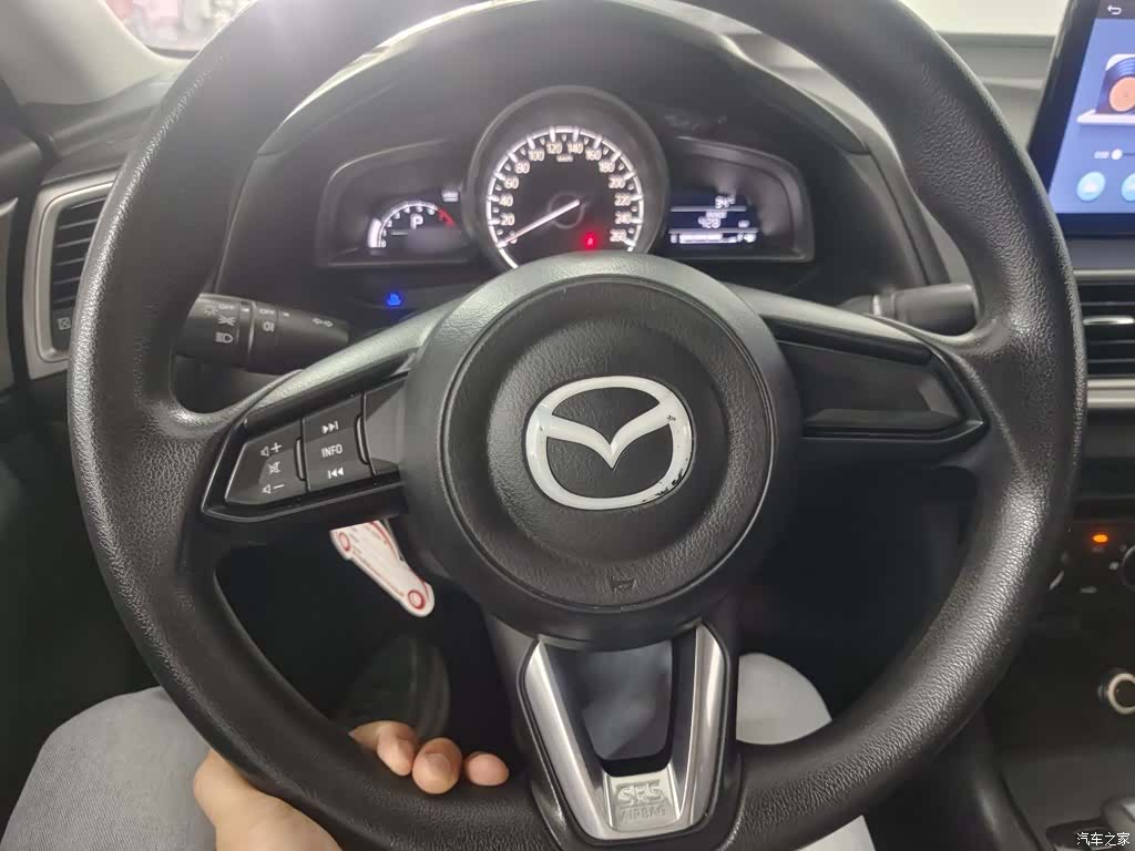 Mazda Mazda3, 2017 13