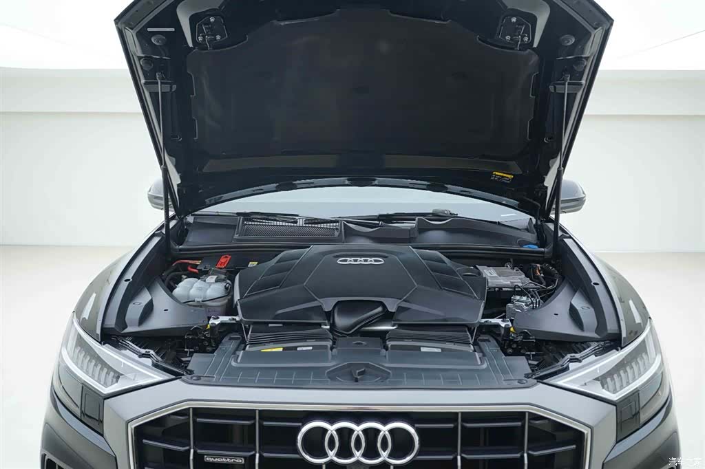 Audi Q8, 2023 7