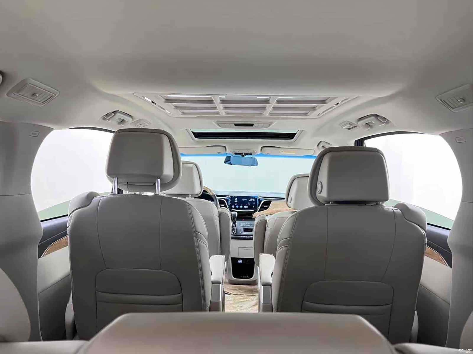 Buick GL8, 2019 21