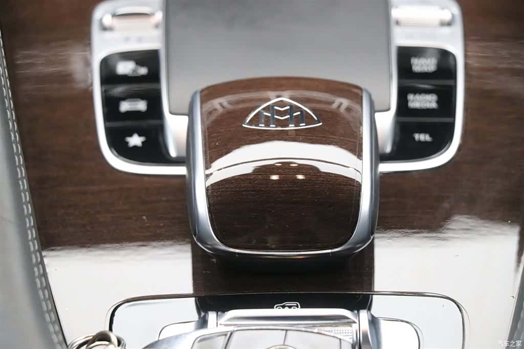 Maybach GLS, 2021 15