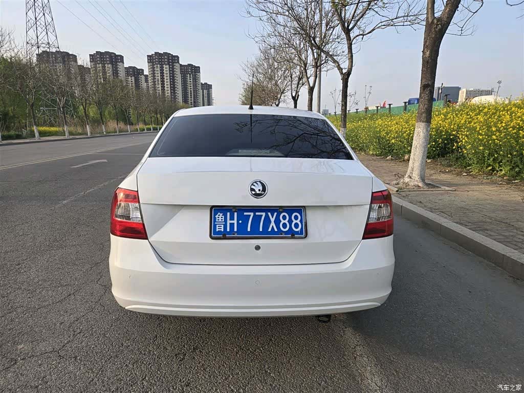 Skoda Rapid, 2014 9