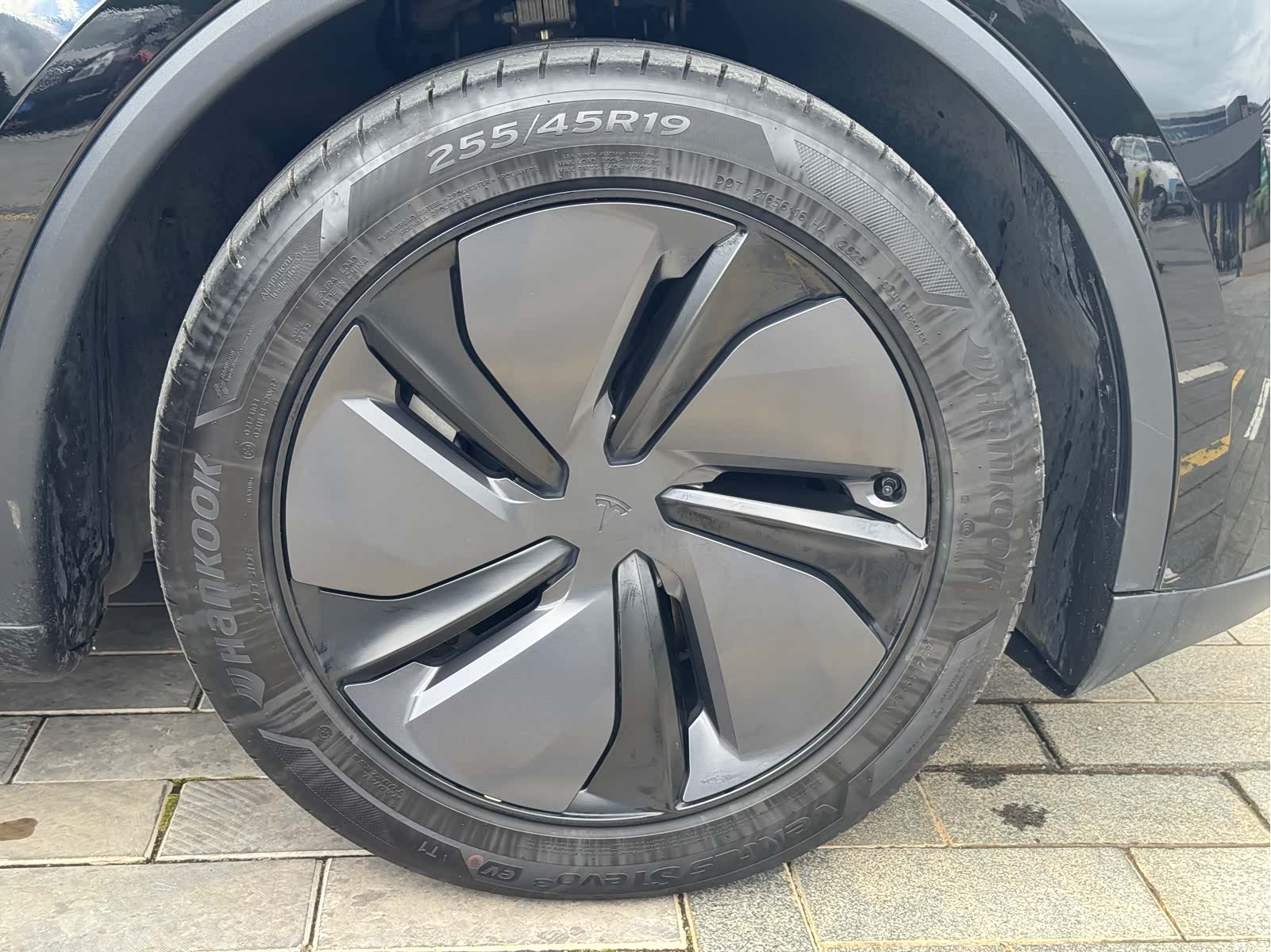 Tesla Model Y, 2025 18