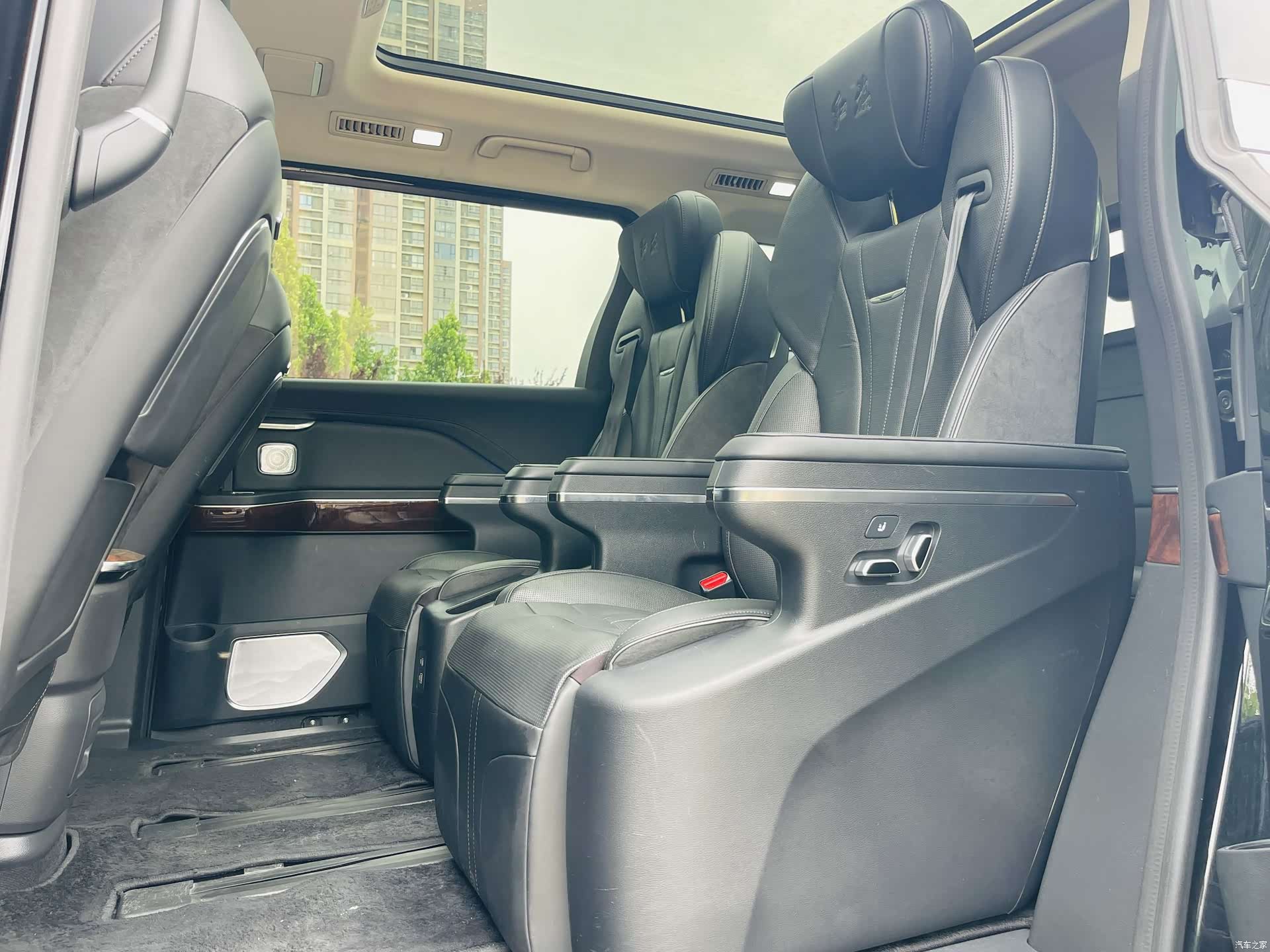Hongqi HQ9, 2023 19
