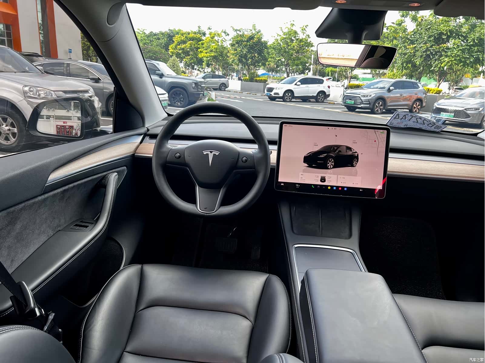Tesla Model Y, 2023 все фото