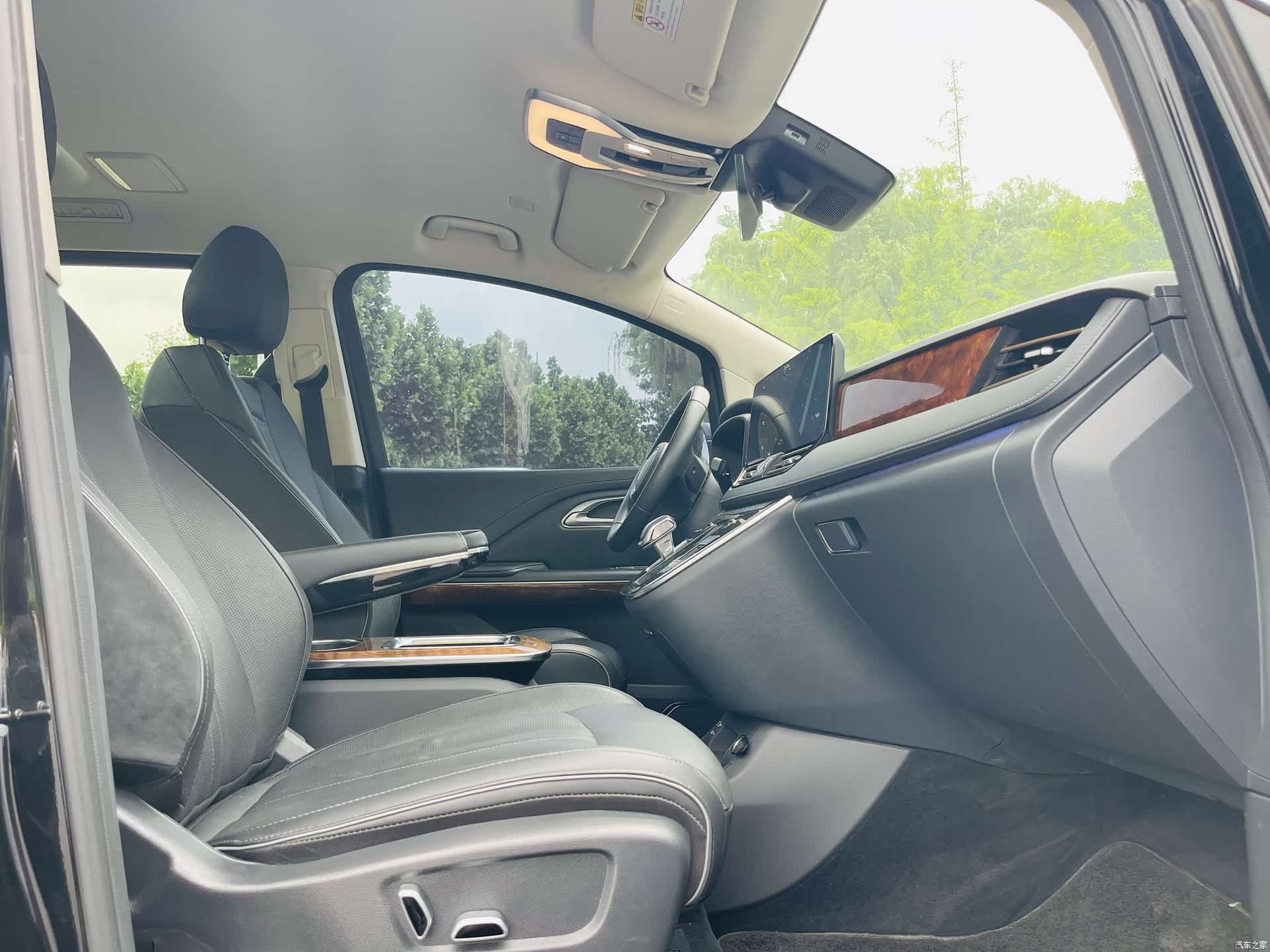 Hongqi HQ9, 2023 23