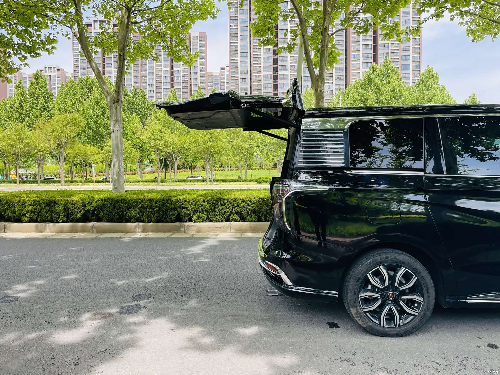 Hongqi HQ9, 2023 23