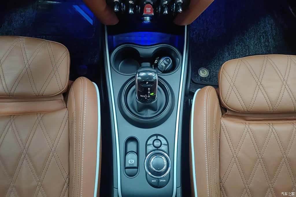Mini Countryman, 2022 16