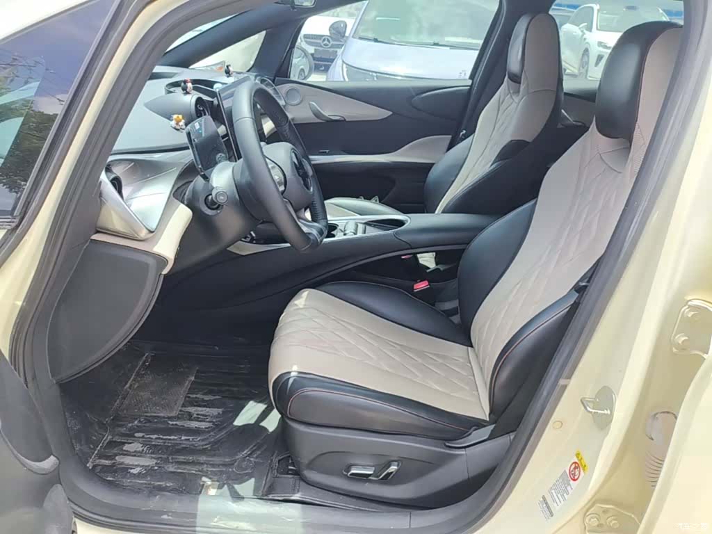 BYD Dolphin, 2023 15