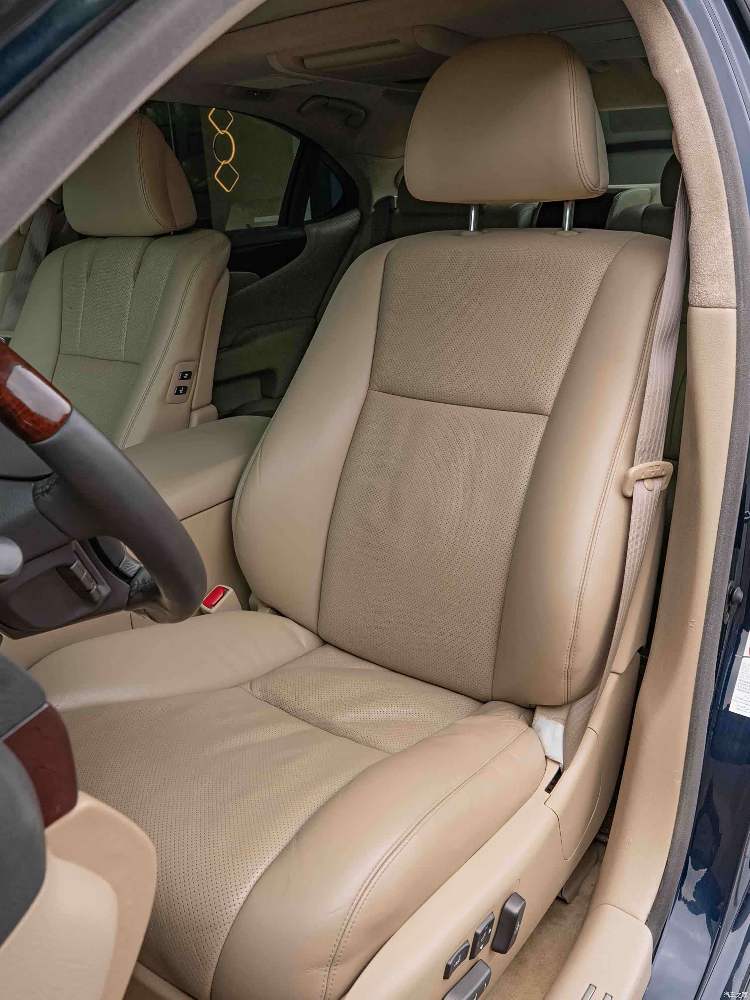 Lexus LS, 2009 12