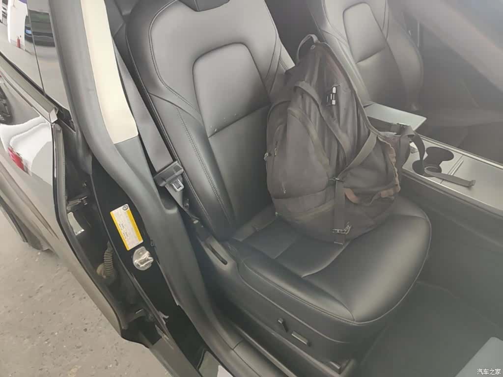 Tesla Model Y, 2021 25