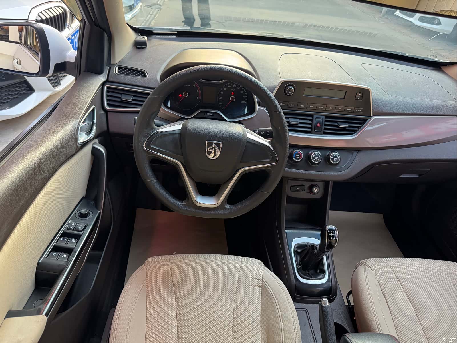 Wuling 310W, 2018 8