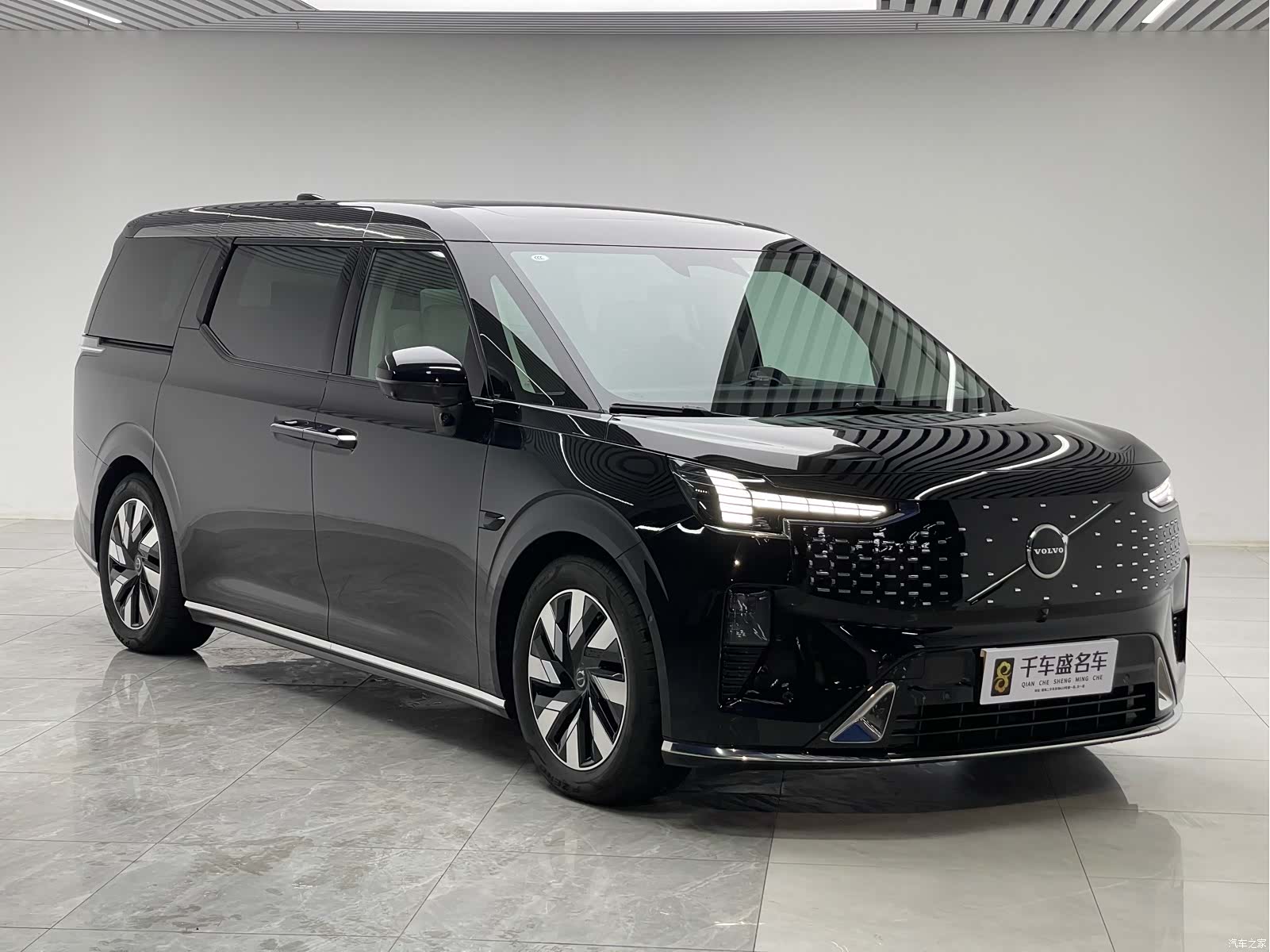 Volvo EM90, 2024 3