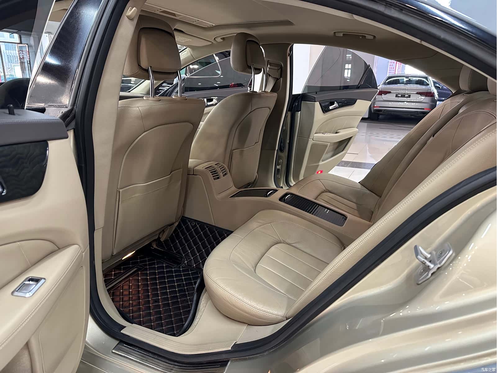 Mercedes-Benz CLS, 2014 7