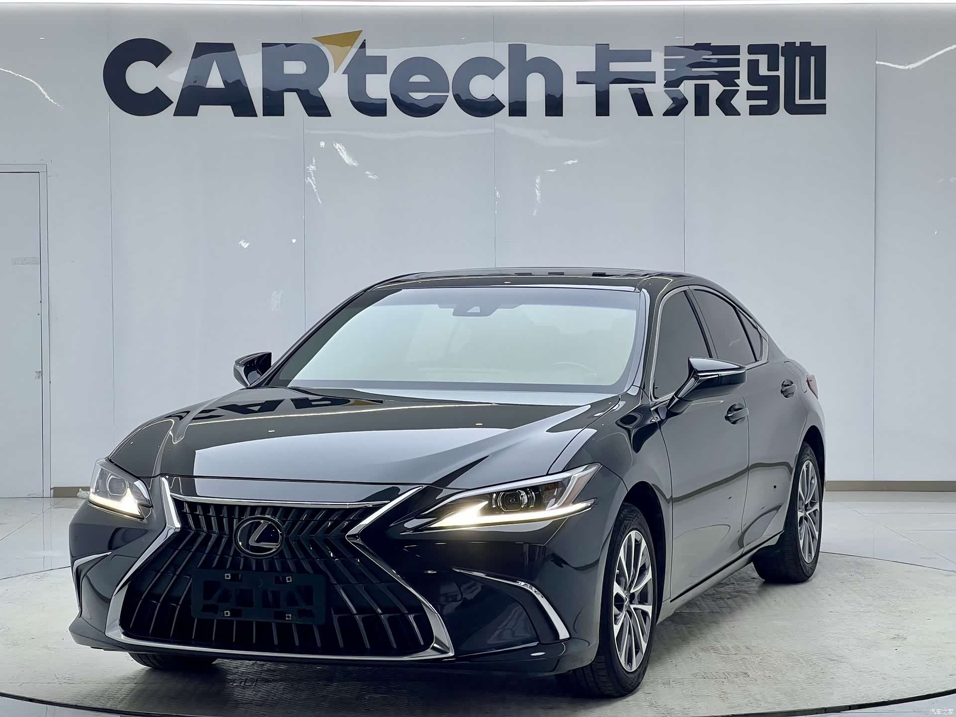 Lexus ES, 2022 1