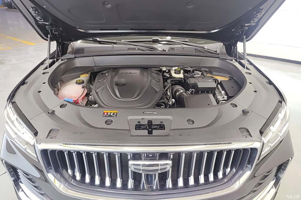 Geely Xingyue L, 2025 10