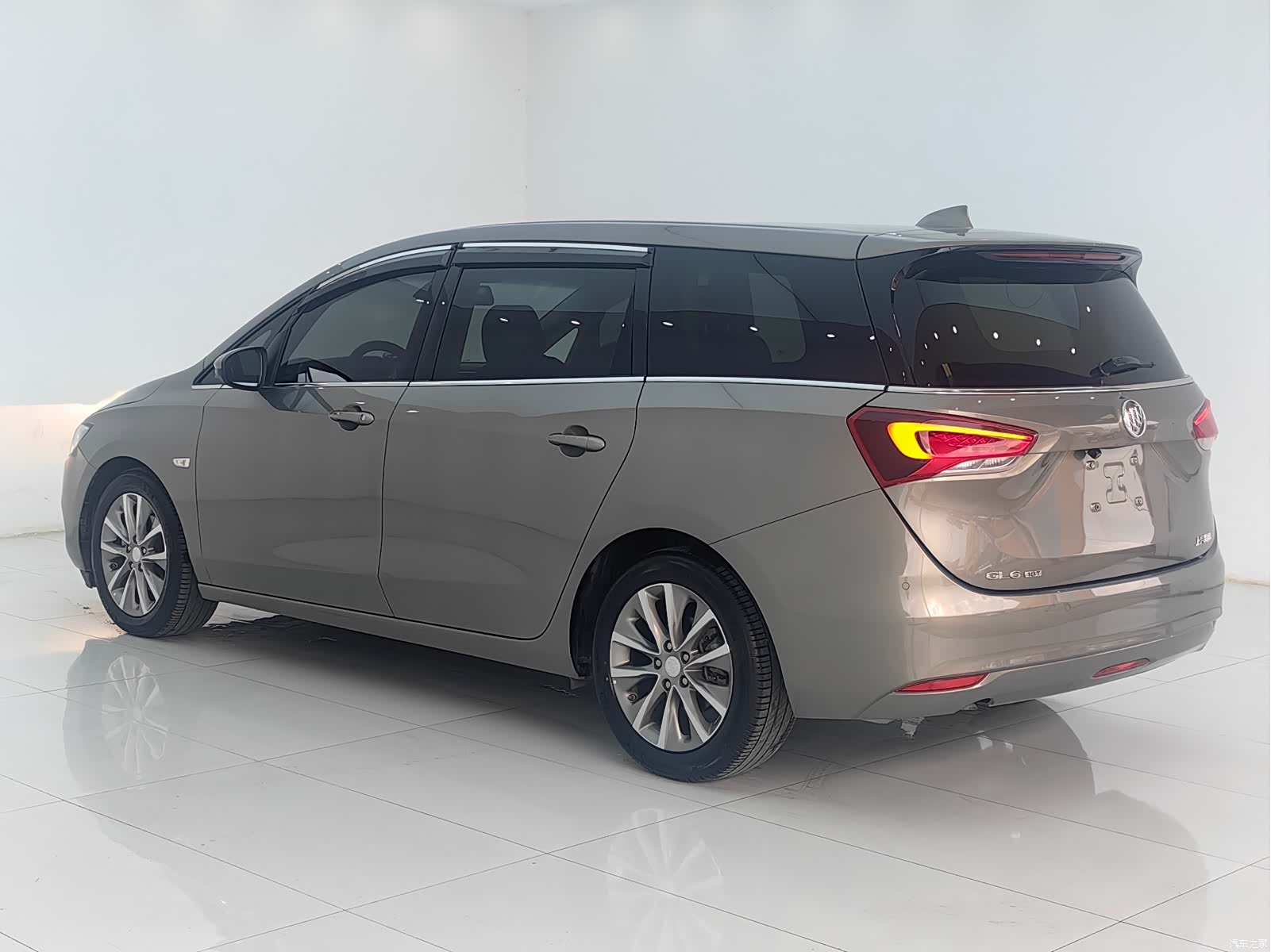 Buick GL6, 2021 4