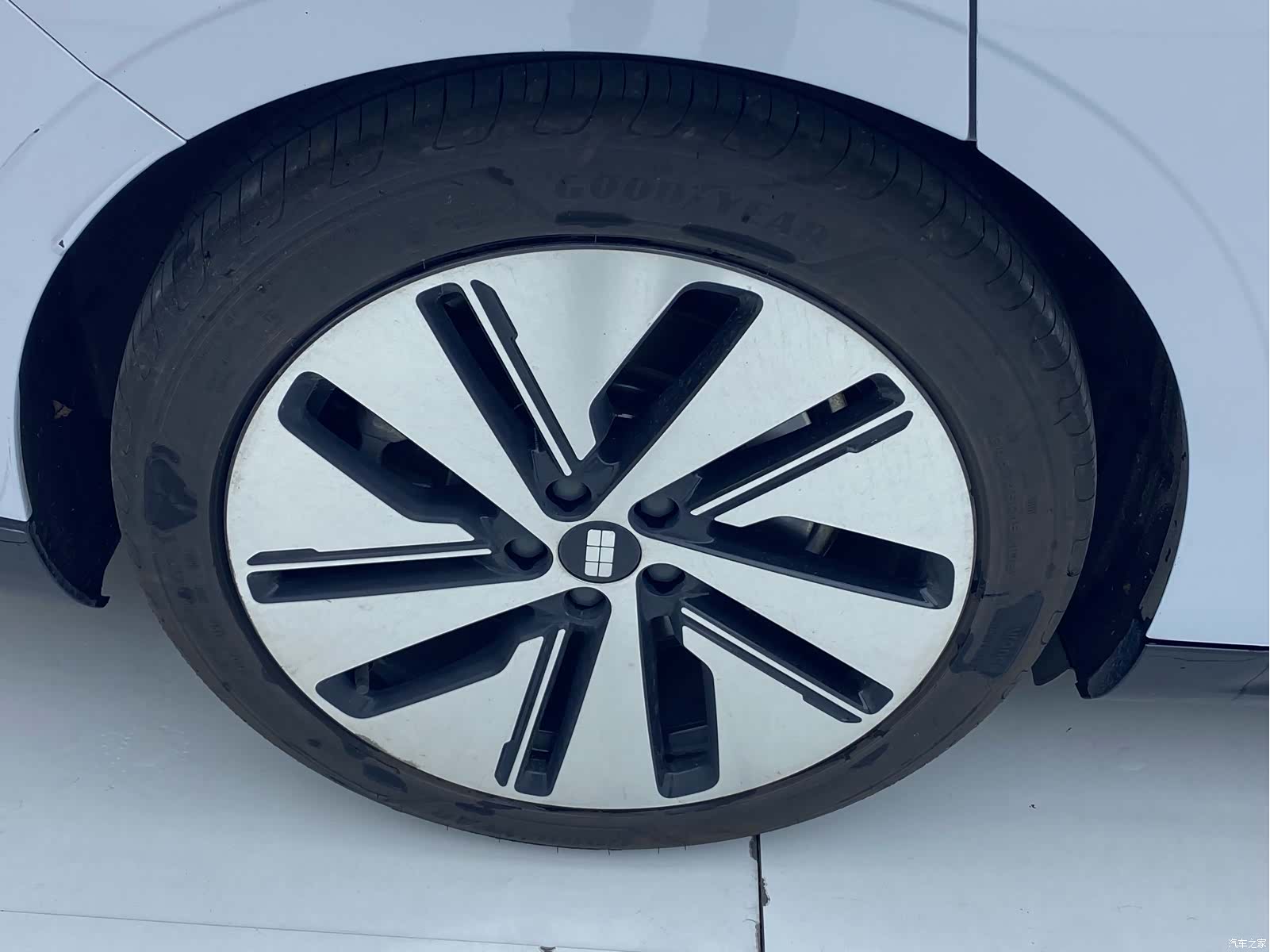 Geely E8, 2024 10