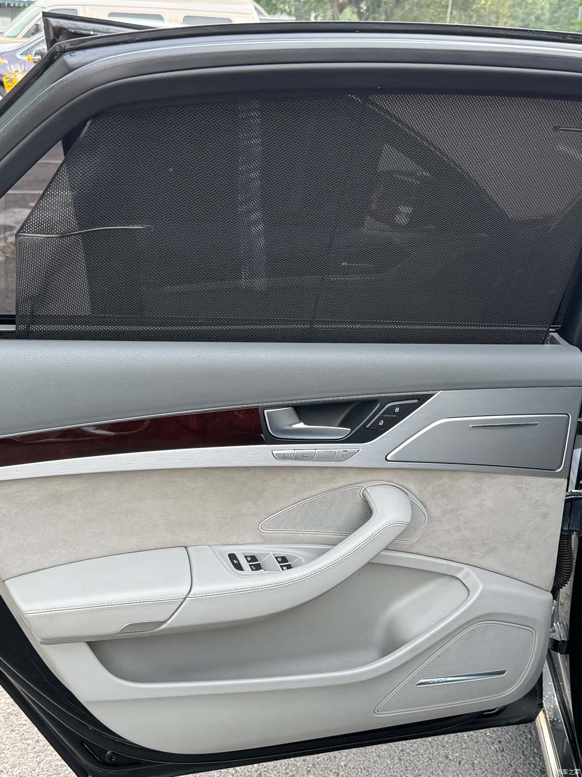 Audi A8L, 2011 7