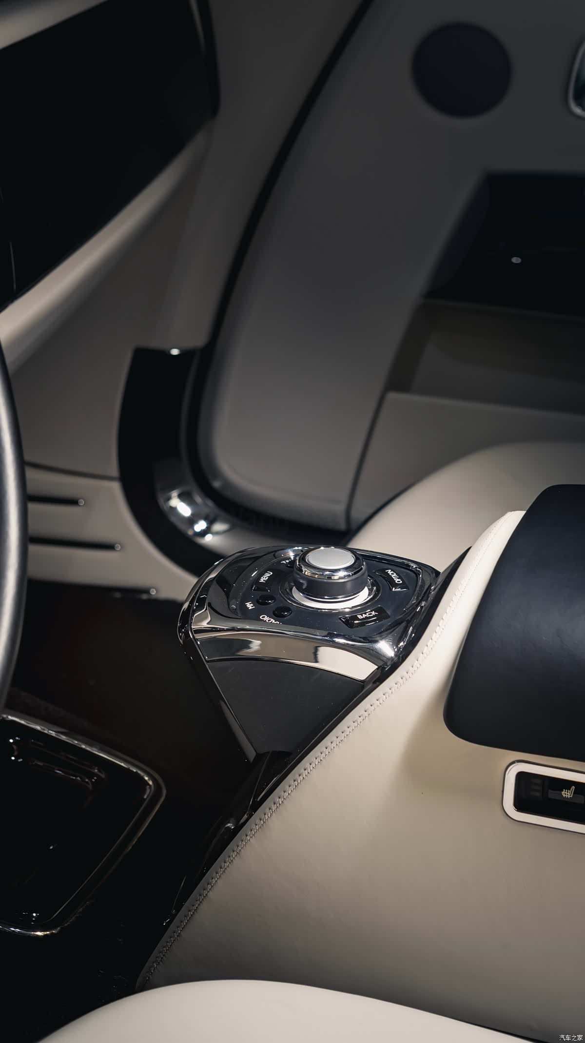 Rolls-Royce Phantom, 2015 22