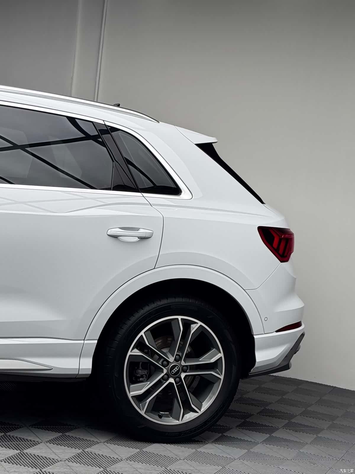 Audi Q3, 2022 4