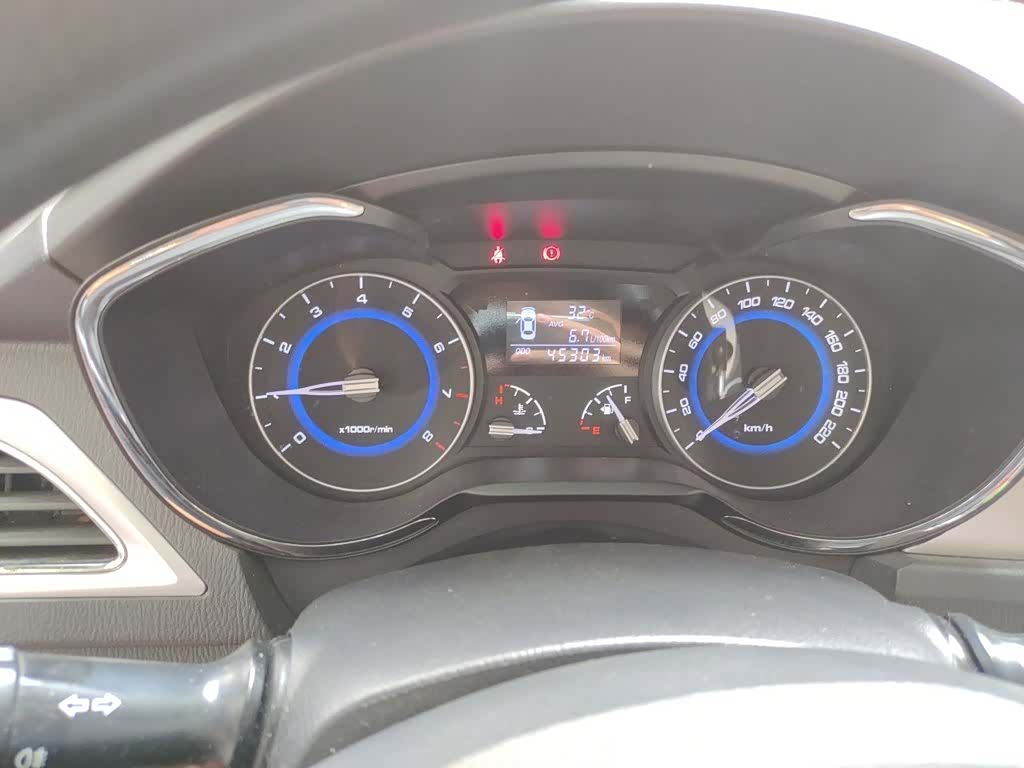Changan V7, 2017 8