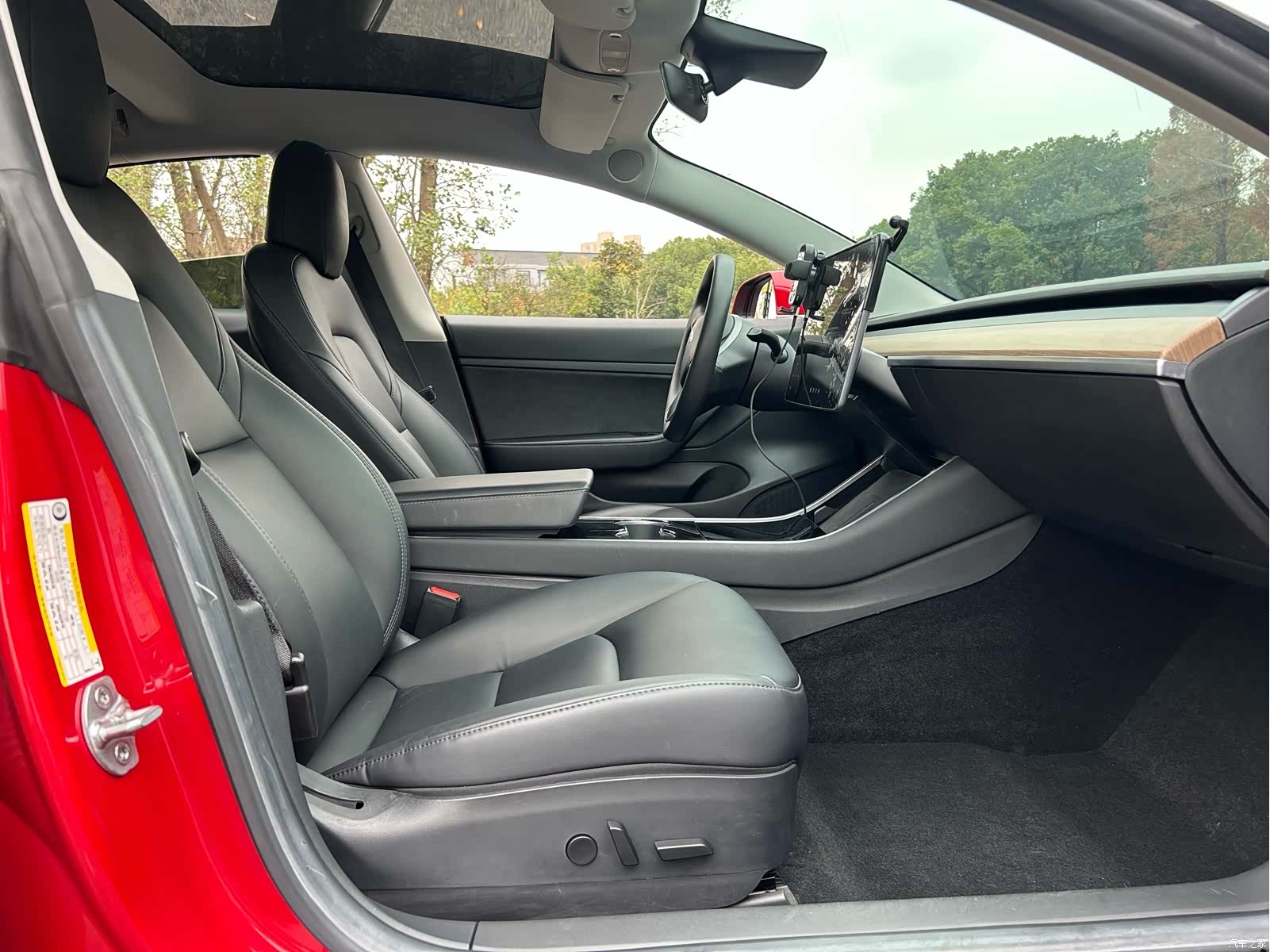 Tesla Model 3, 2020 11