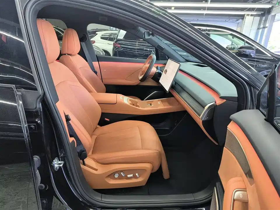 NIO L60 NIO L60