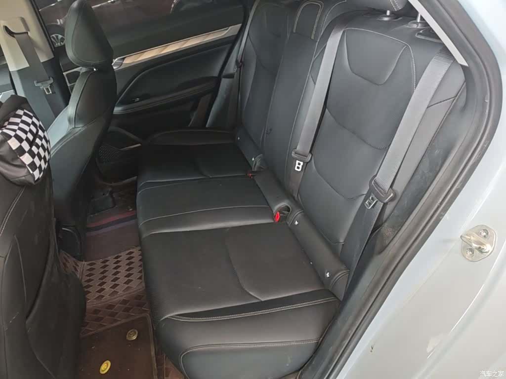 Geely Emgrand, 2023 17