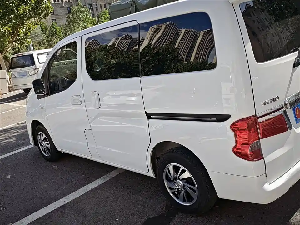 Nissan NV200 Nissan NV200