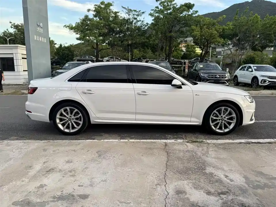 Audi A4L