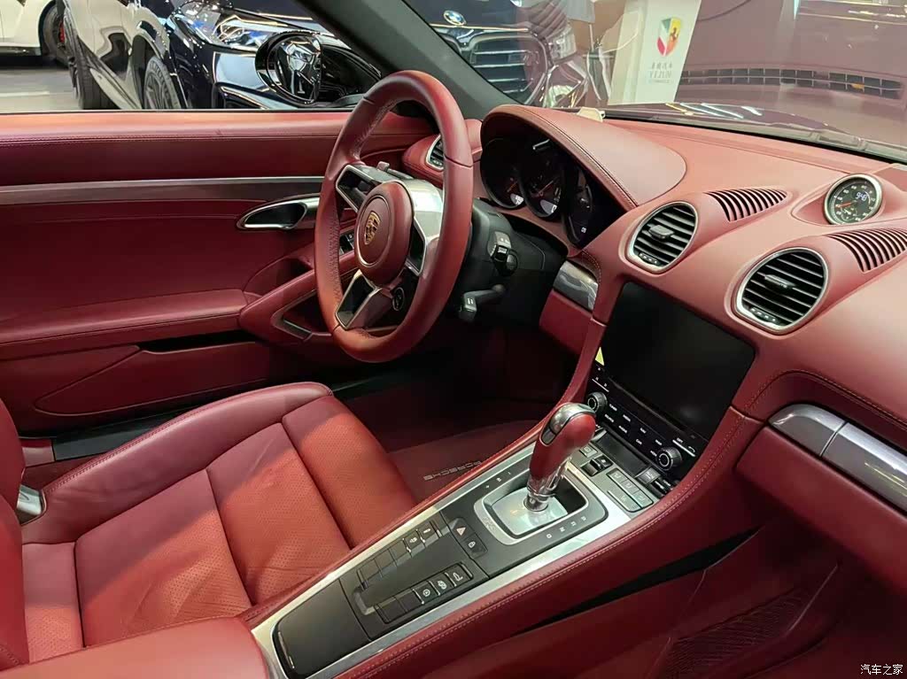 Porsche Cayman, 2019 13