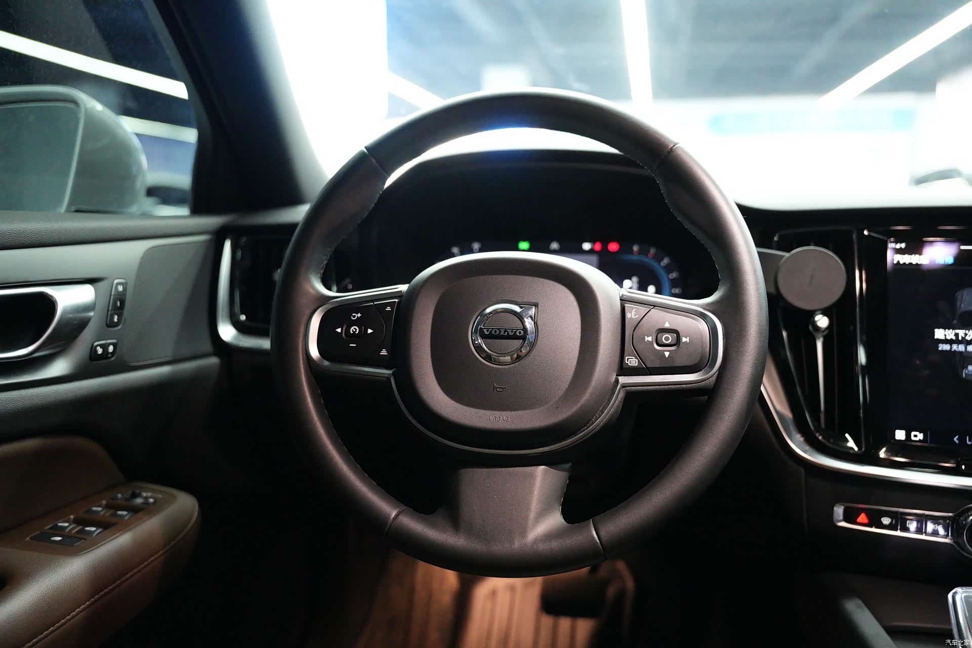 Volvo S60, 2023 15